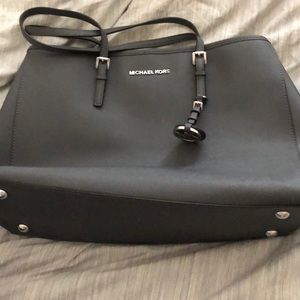 Micheal Kors Grey Purse
